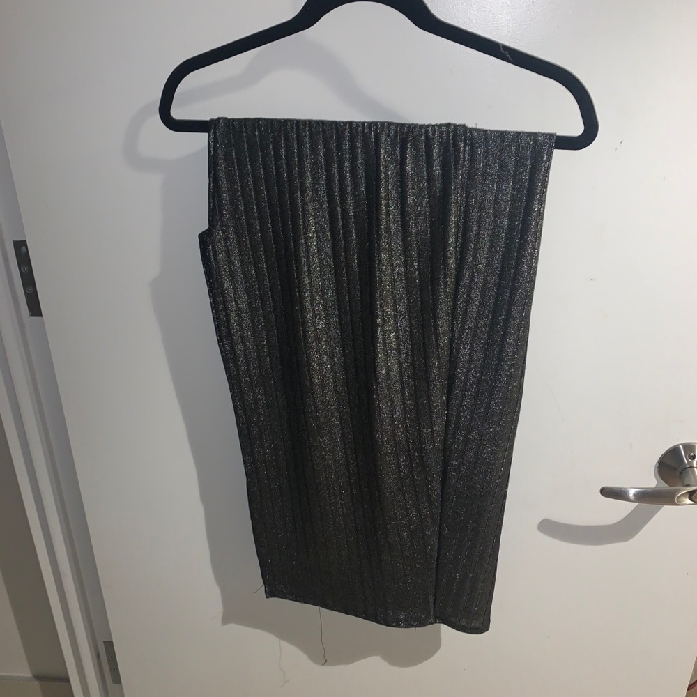 High spilt skirt